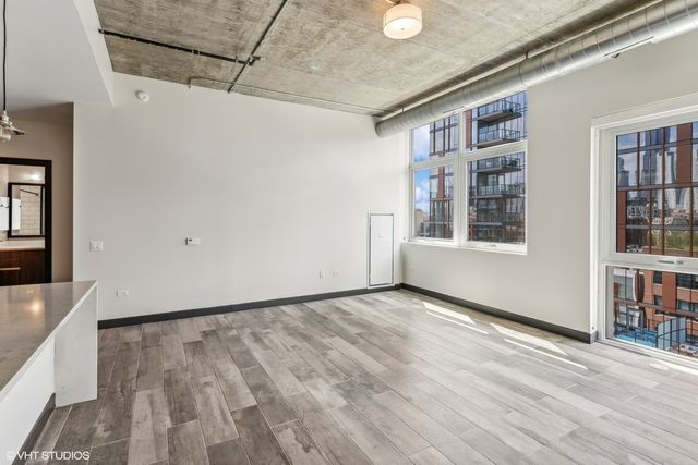 171 N Aberdeen Street 913, Chicago, IL 60607