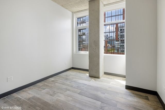 171 N Aberdeen Street 913, Chicago, IL 60607