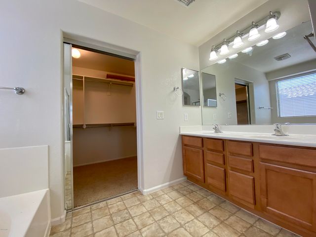 2411 W VIA DONA Road, Phoenix, AZ 85085