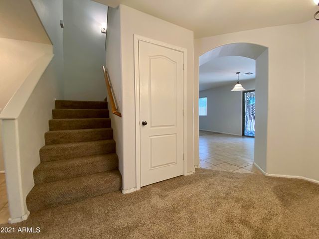 2411 W VIA DONA Road, Phoenix, AZ 85085