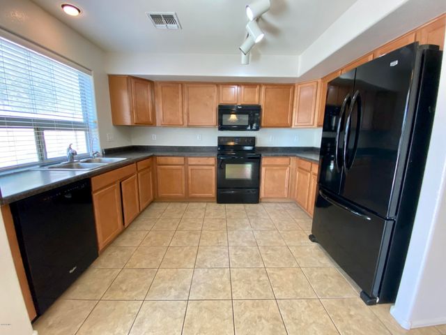 2411 W VIA DONA Road, Phoenix, AZ 85085