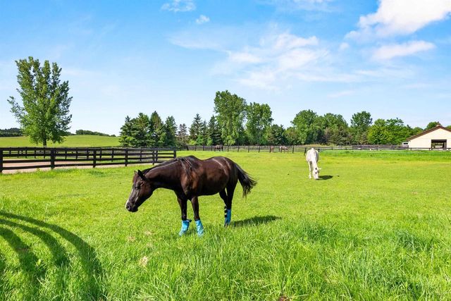 W3493 EQUESTRIAN TRAIL, Freedom, WI 54913