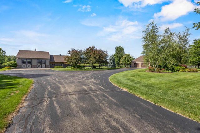 W3493 EQUESTRIAN TRAIL, Freedom, WI 54913