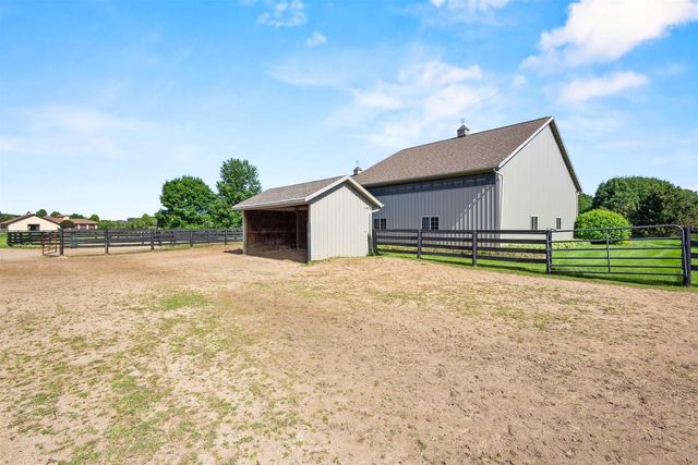 W3493 EQUESTRIAN TRAIL, Freedom, WI 54913