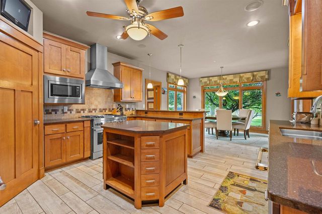 W3493 EQUESTRIAN TRAIL, Freedom, WI 54913