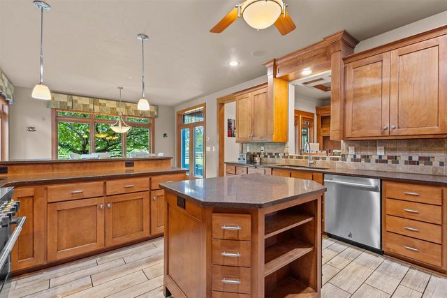 W3493 EQUESTRIAN TRAIL, Freedom, WI 54913