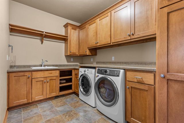 W3493 EQUESTRIAN TRAIL, Freedom, WI 54913