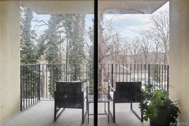 130 Colonial Parkway 1F, Yonkers, NY 10710