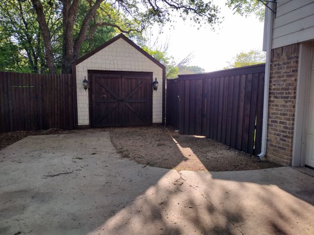 9 Oak Circle, Hickory Creek, TX 75065