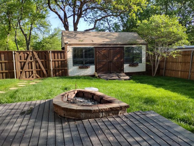 9 Oak Circle, Hickory Creek, TX 75065