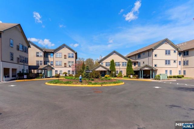 81 Park Edge 2K, Berkeley Heights, NJ 07922