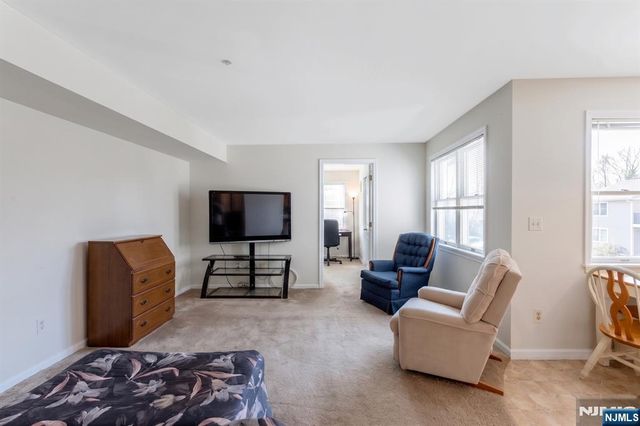 81 Park Edge 2K, Berkeley Heights, NJ 07922