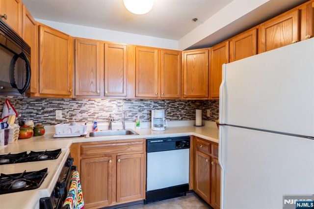 81 Park Edge 2K, Berkeley Heights, NJ 07922