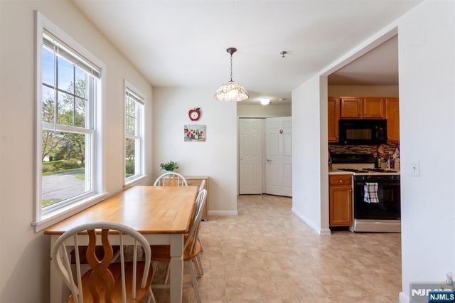 81 Park Edge 2K, Berkeley Heights, NJ 07922