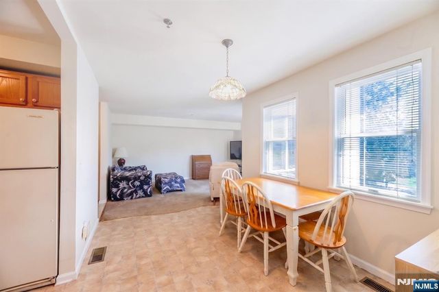 81 Park Edge 2K, Berkeley Heights, NJ 07922