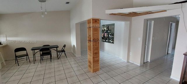 19525 E Cypress Ct E 19525, Hialeah, FL 33015