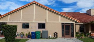19525 E Cypress Ct E 19525, Hialeah, FL 33015
