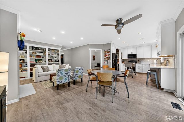 1187 Hawken Place, Webster Groves, MO 63119