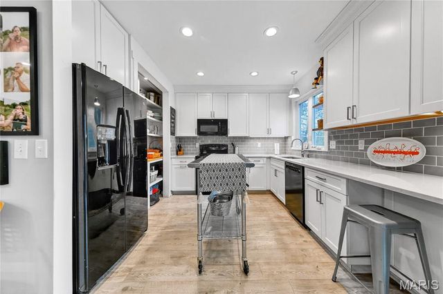 1187 Hawken Place, Webster Groves, MO 63119