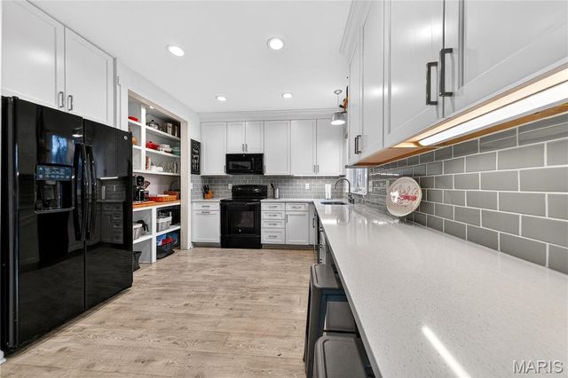 1187 Hawken Place, Webster Groves, MO 63119
