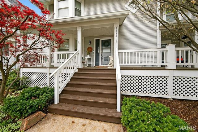 1187 Hawken Place, Webster Groves, MO 63119
