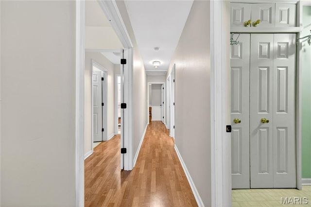 1187 Hawken Place, Webster Groves, MO 63119