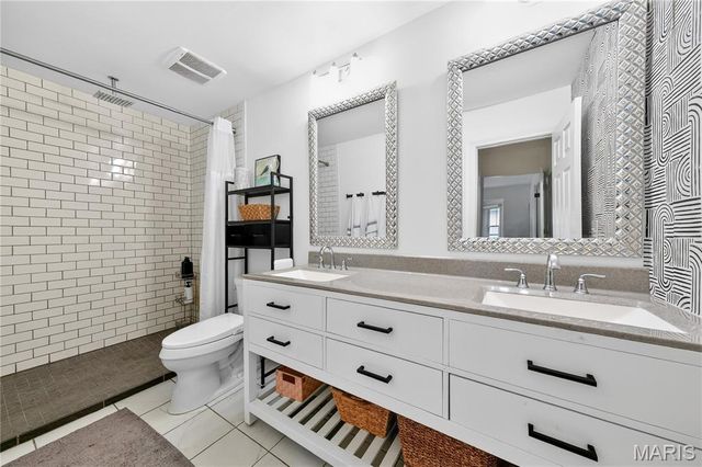 1187 Hawken Place, Webster Groves, MO 63119