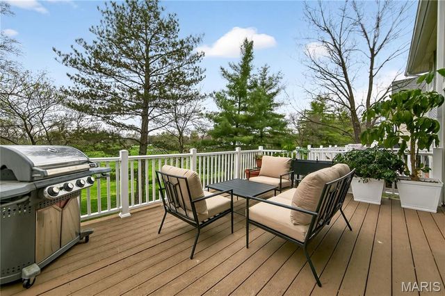 1187 Hawken Place, Webster Groves, MO 63119