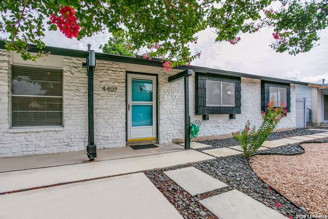 4407 Sun Vista Ln, San Antonio, TX 78217