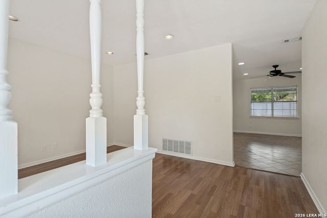4407 Sun Vista Ln, San Antonio, TX 78217