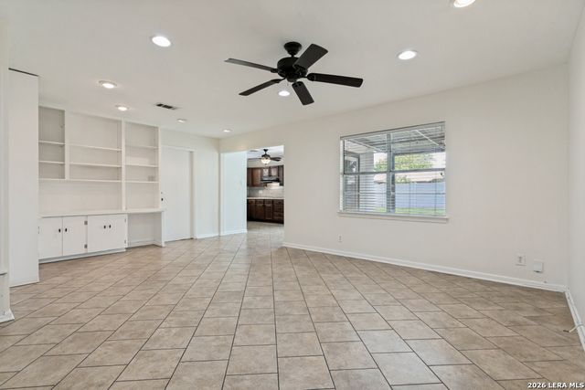 4407 Sun Vista Ln, San Antonio, TX 78217