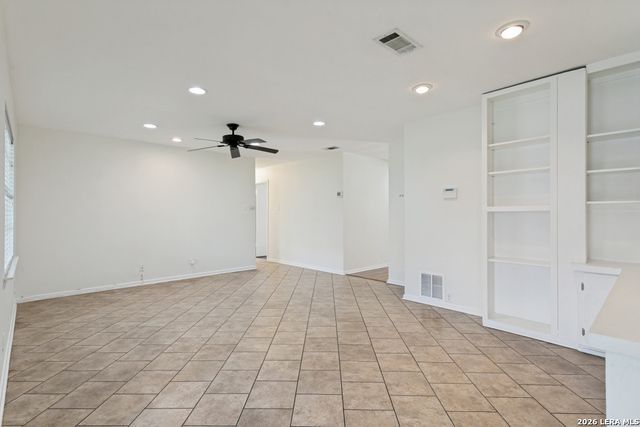 4407 Sun Vista Ln, San Antonio, TX 78217