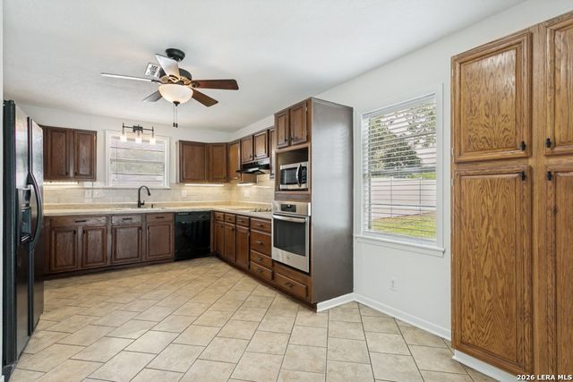 4407 Sun Vista Ln, San Antonio, TX 78217
