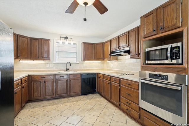 4407 Sun Vista Ln, San Antonio, TX 78217