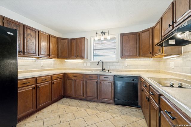 4407 Sun Vista Ln, San Antonio, TX 78217