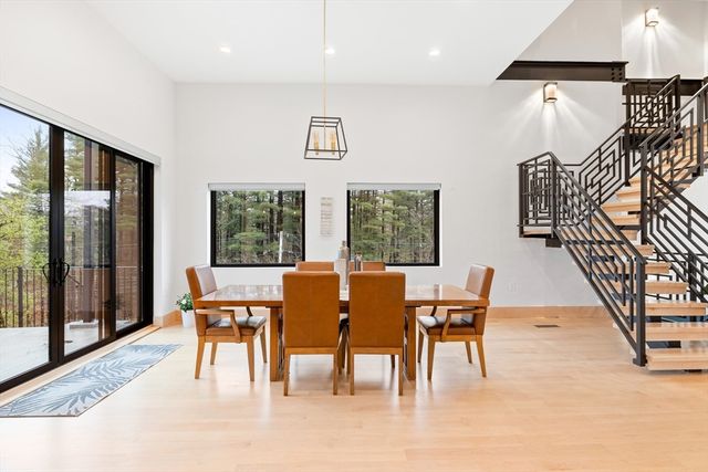 71 Grove St, Brookline, MA 02467