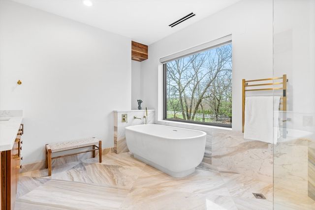 71 Grove St, Brookline, MA 02467