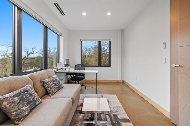 71 Grove St, Brookline, MA 02467