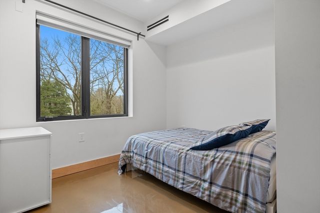 71 Grove St, Brookline, MA 02467
