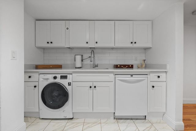 71 Grove St, Brookline, MA 02467