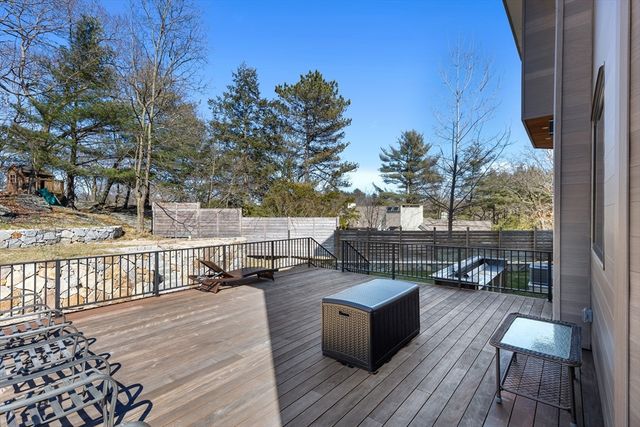 71 Grove St, Brookline, MA 02467