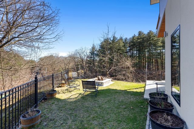 71 Grove St, Brookline, MA 02467