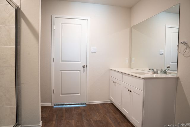 5903 cosmic crisp, San Antonio, TX 78252