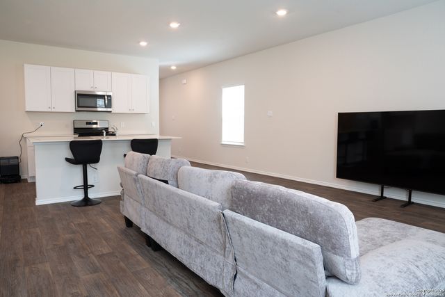 5903 cosmic crisp, San Antonio, TX 78252