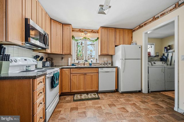 2308 BELFORD DR, Wilmington, DE 19808