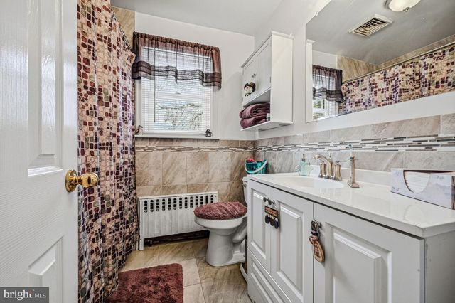 2308 BELFORD DR, Wilmington, DE 19808