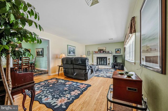 2308 BELFORD DR, Wilmington, DE 19808