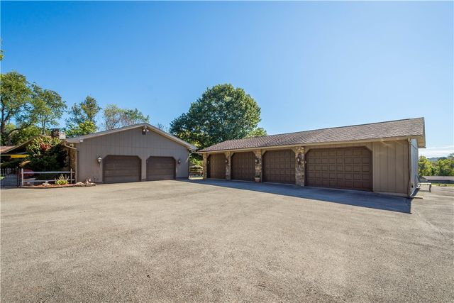 375 Wray Large Rd, Jefferson Hills, PA 15025