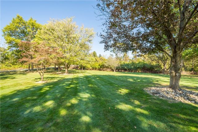 375 Wray Large Rd, Jefferson Hills, PA 15025