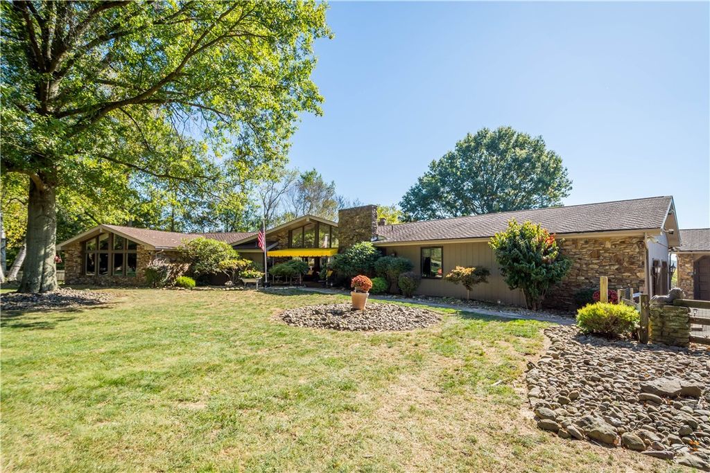 375 Wray Large Rd, Jefferson Hills, PA 15025